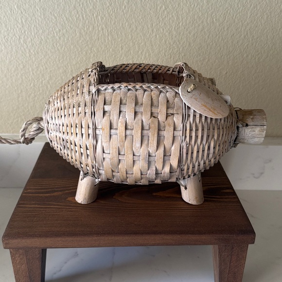Vintage Pig Basket Planter - Picture 4 of 10
